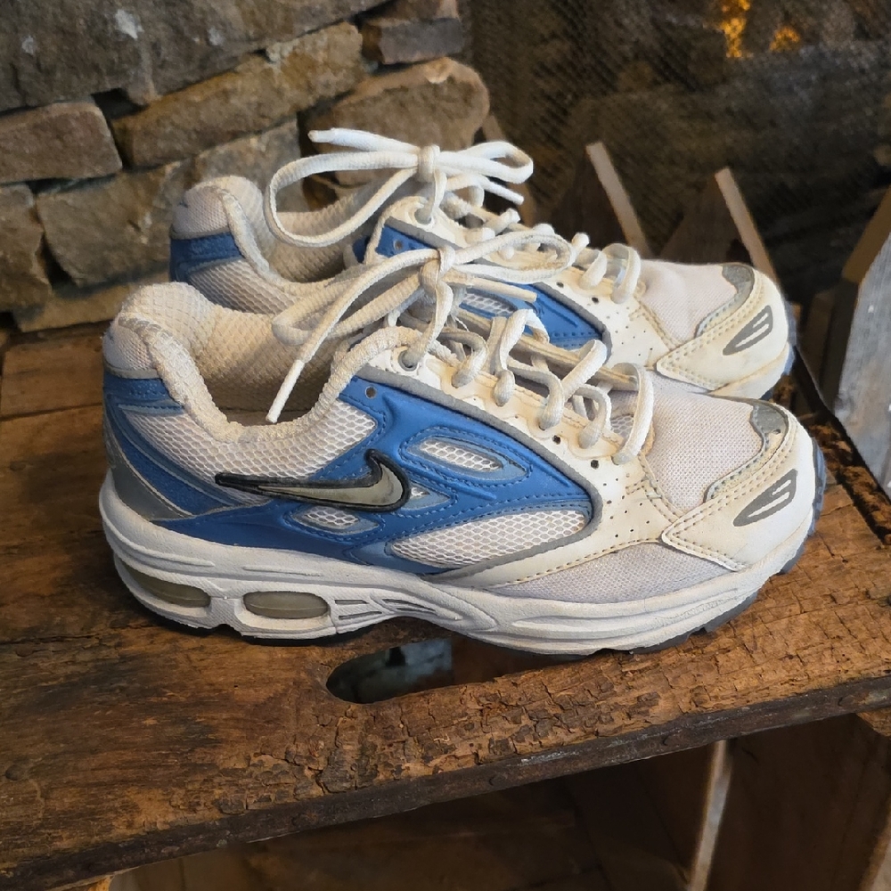 Nike Women's White and Blue Sneakers